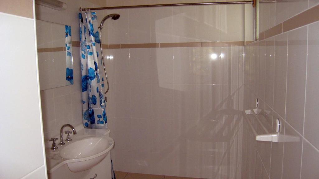 Coral Motel & Apartments Port Vila Room photo